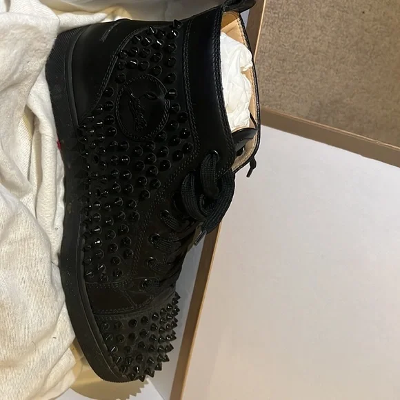 Louboutin shoes black spikes on sale
